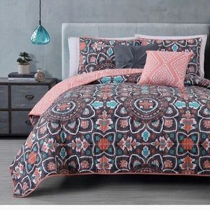 Boho Reversible Quilt & Pillow Shams